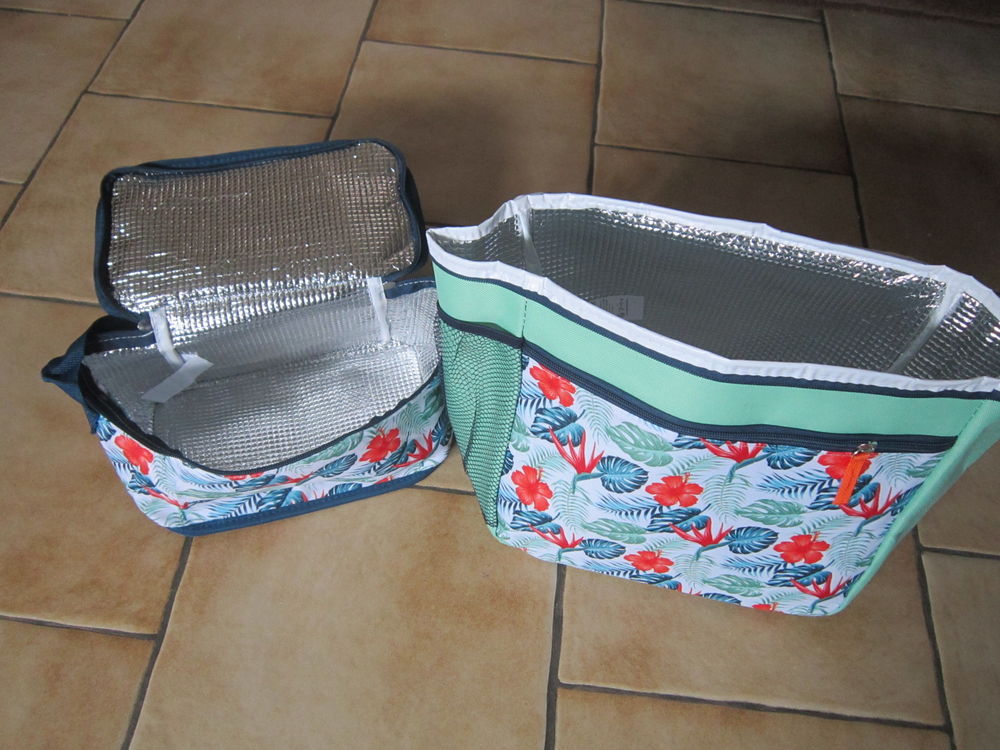Deux sacs lunch Box isothermes 15 Brignais (69)