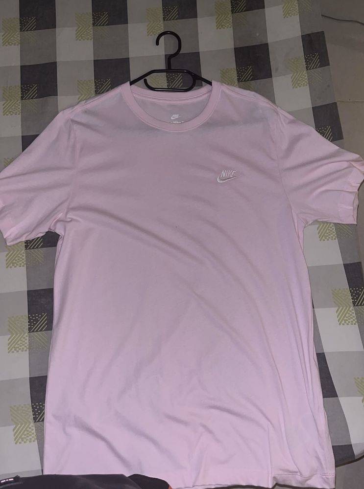 Deux T-shirt Nike neuf Av taille M Neuf 35 Petit-Canal (97)