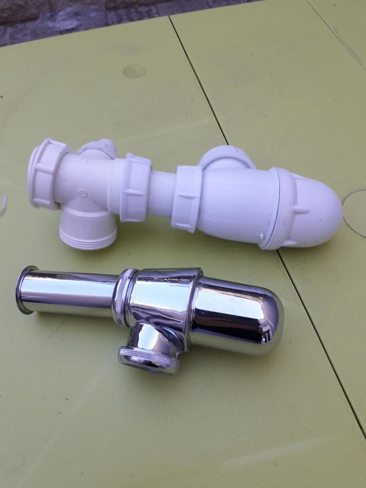 LOT DE DEUX SIPHONS D'EVIER 20 Balaruc-les-Bains (34)