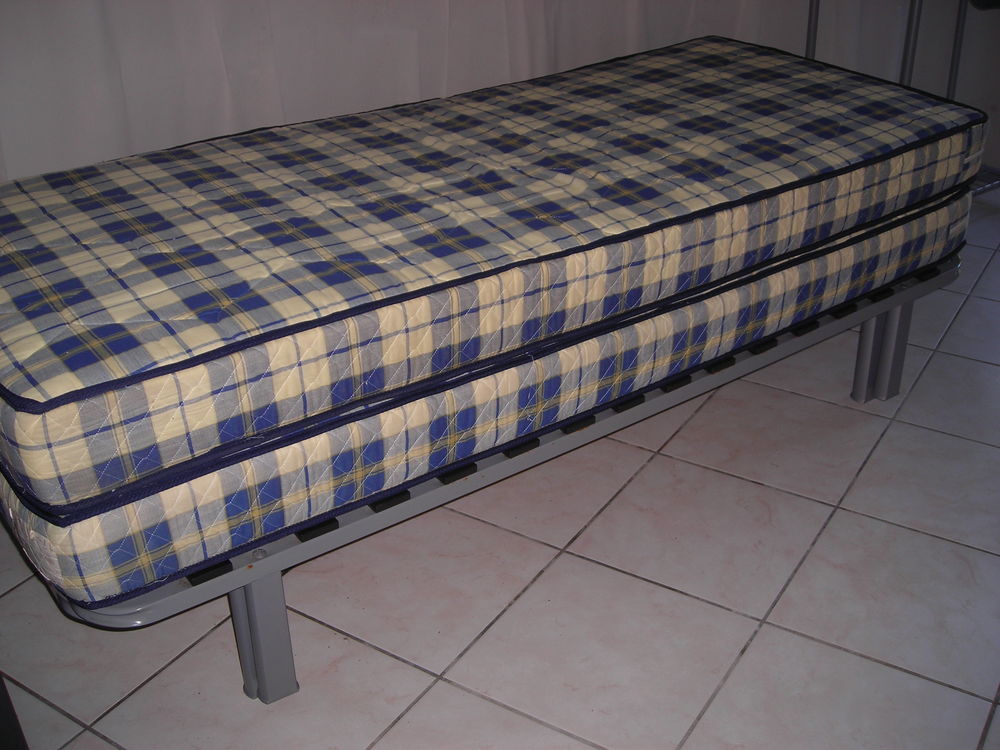 Deux sommiers et deux matelas de 80 cm 120 Bercloux (17)