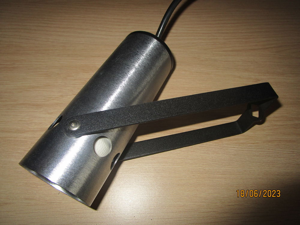 lot de deux spots marque LITA REF 70830 groupe MAZDA. En alu 150 Chanteloup-en-Brie (77)