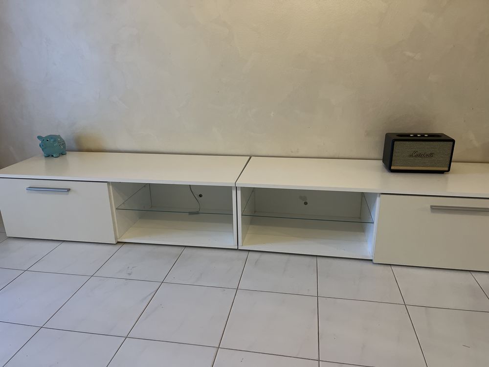 Deux tables basses. Je peux les vendre separ� a 20 euro 40 �ze (06)