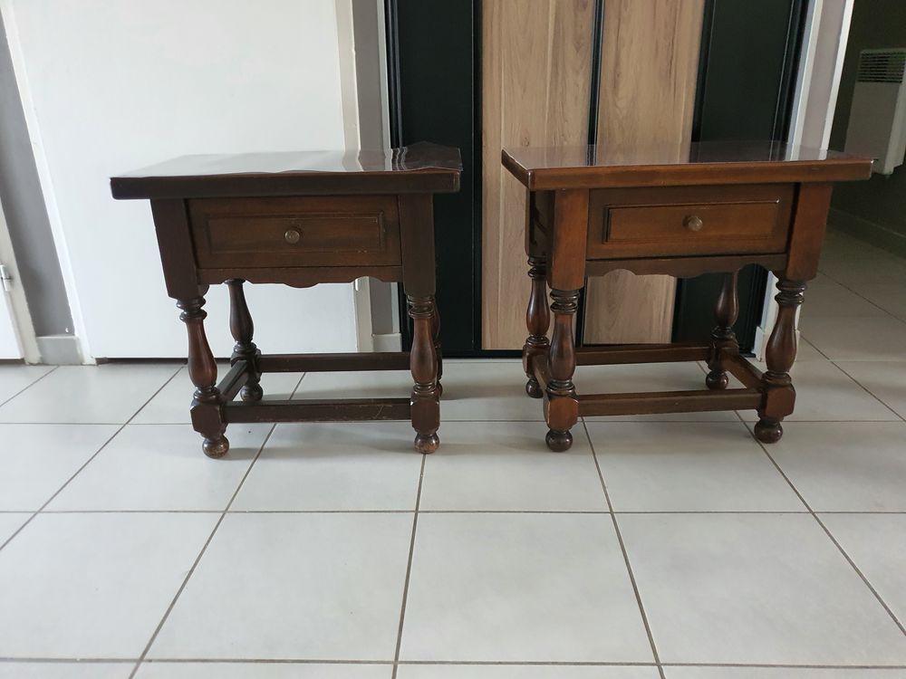 Deux tables de chevet 35 Pignicourt (02)