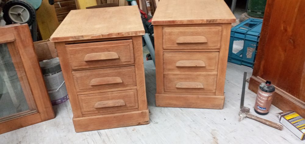 Lot de deux tables de nuit. long 54 largeur 44 haut 59 cm 150 Linselles (59)