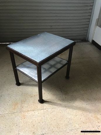 Lot de deux tables. 300 Marseille 9 (13)