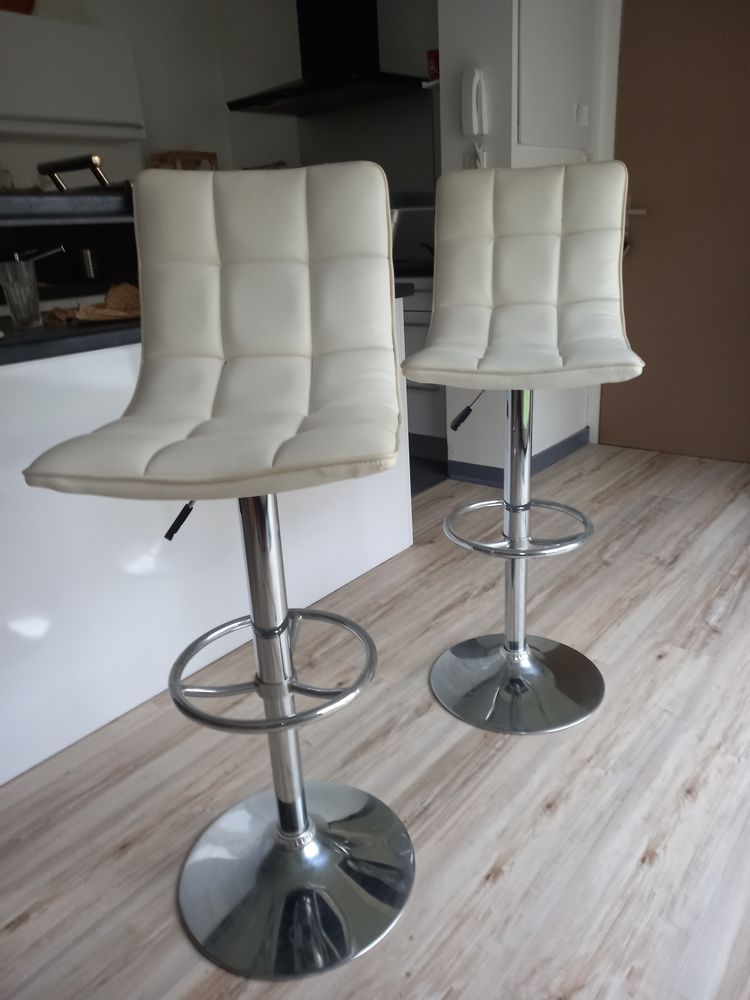 Deux tabourets cuisine. 80 Albi (81)