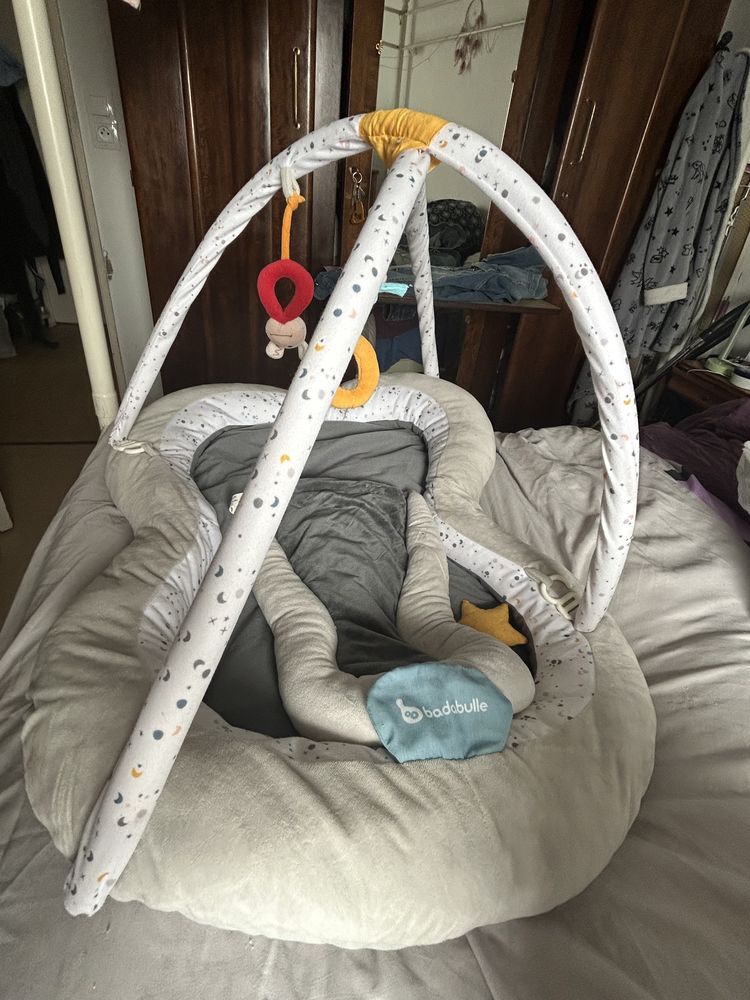 Deux tapis d �veil cause cessations de son travail Ass mat 15 Corsept (44)