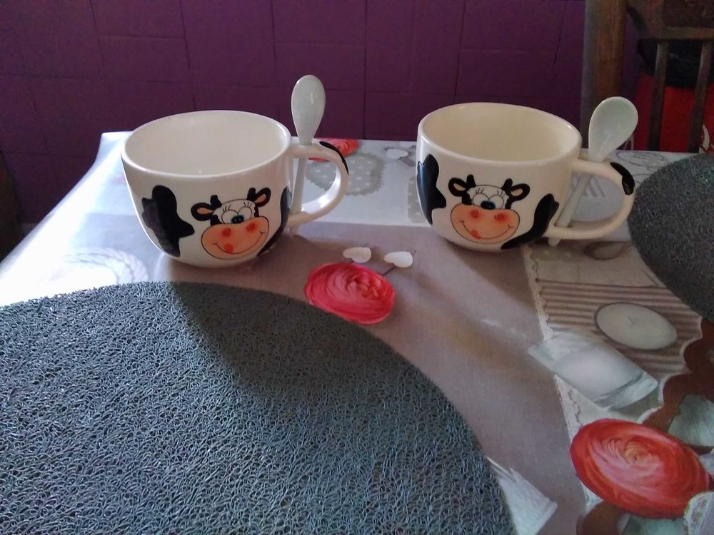 deux tasses petit d�jeuner 5 Sedan (08)