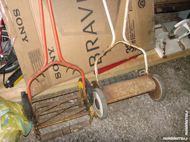 DEUX TONDEUSES  A MAIN DANS L ETAT 10 EUROS LES DEUX 10 Pradelles (59)