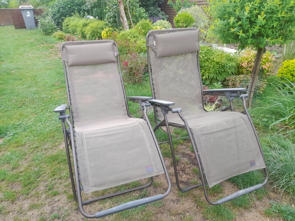 Deux transats. 80 Verneuil-sur-Seine (78)