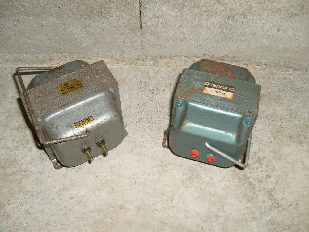 Deux Transformateurs 220v 110v 30 Varades (44)