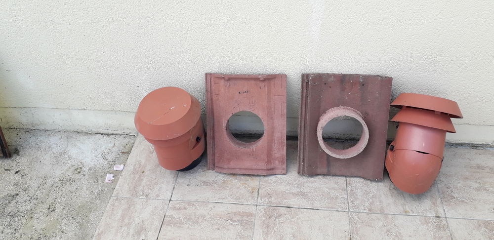 lot de deux tuiles a�ration �tat neuf 0 Trucy (02)