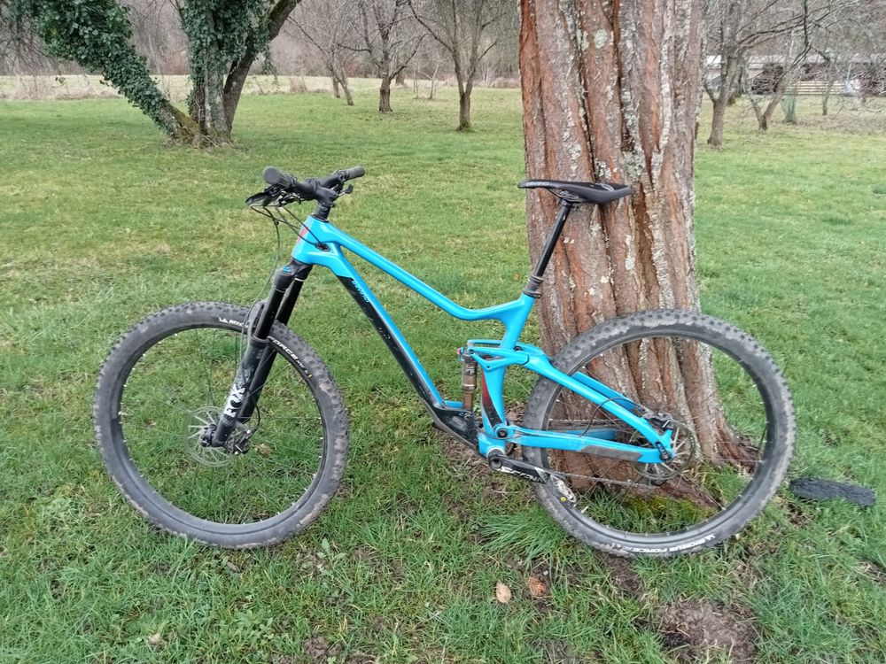 DEVINCI Django N12S Taille L Carbon 2200 Nancy (54)