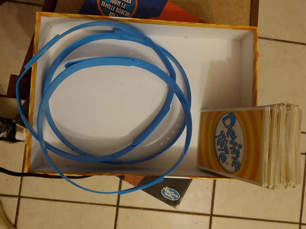 devine t�te 12 Roujan (34)