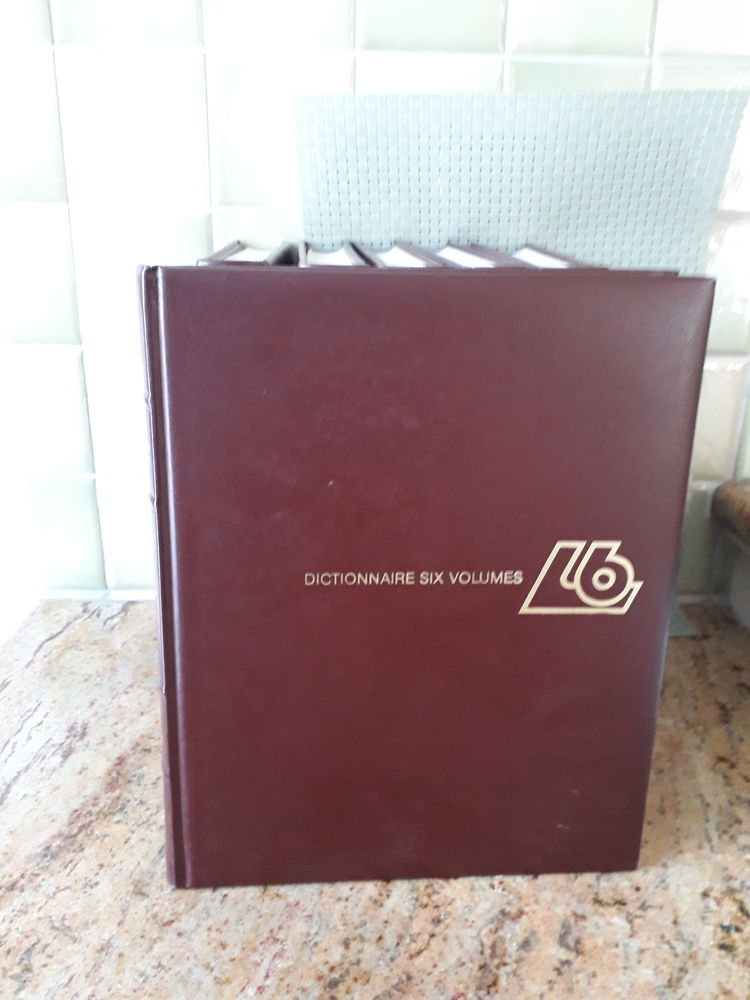DICTIONNAIRE LAROUSSE DE 6 VOLUMES. 18 Sanary-sur-Mer (83)