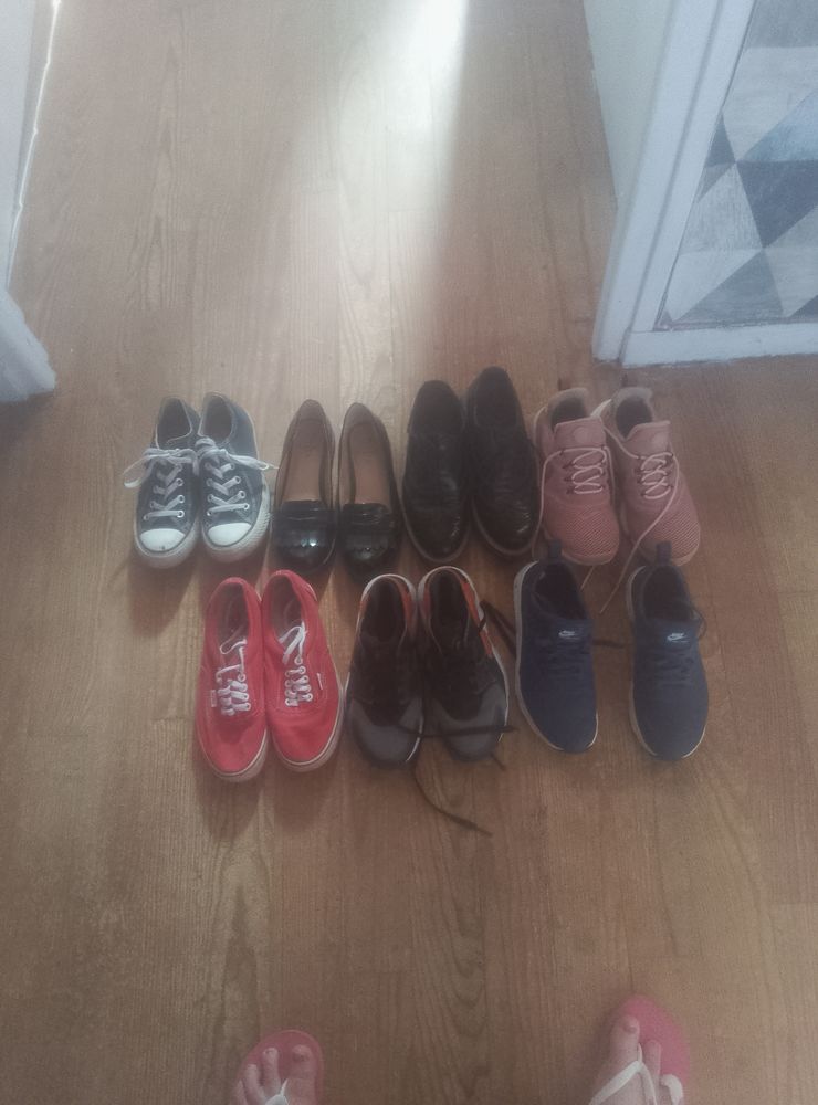 diff�rentes paires de chaussures sport de marque 25 Douarnenez (29)