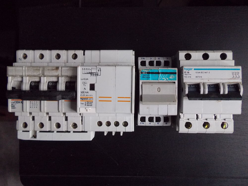 differentiel 300mA 40A  Triphas� 50 Angoulins (17)