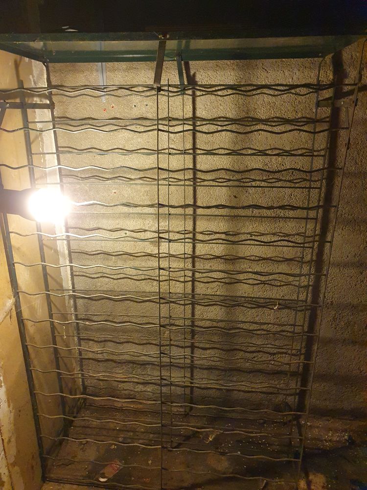 Diff�rents casiers bouteilles, certains doubles. 25 Maizi�res-la-Grande-Paroisse (10)