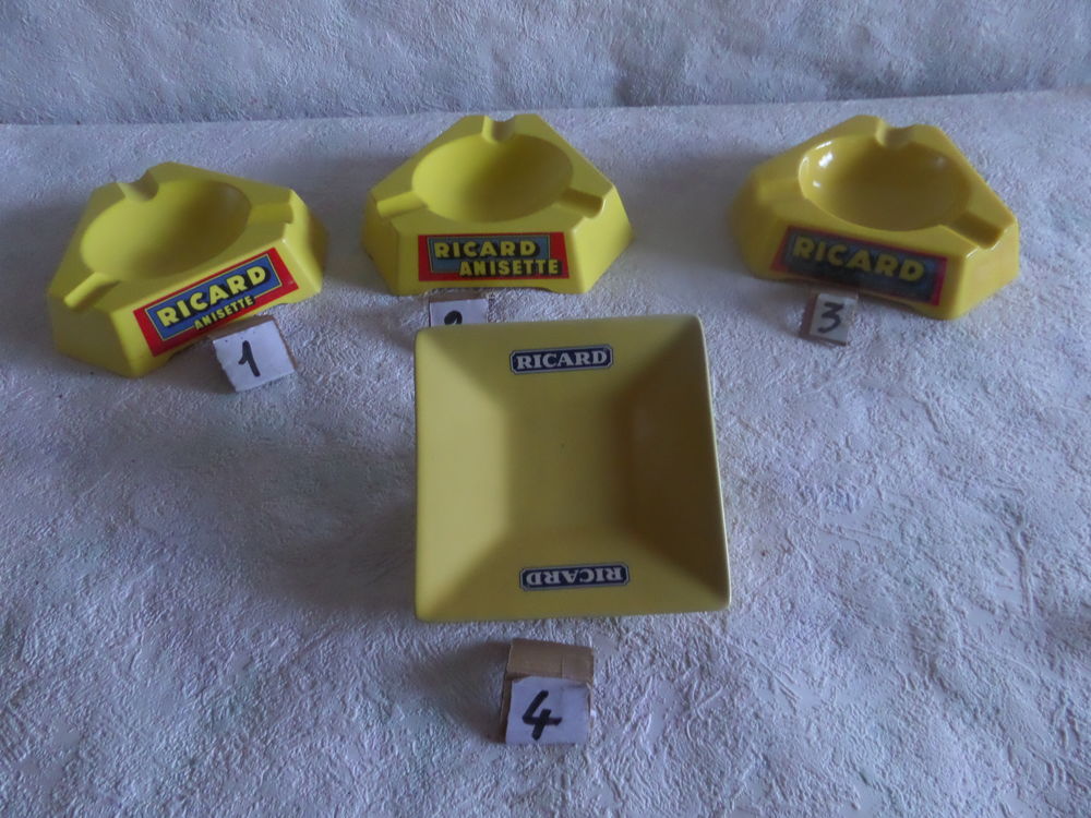 diff�rents cendriers de RICARD 7 Lyon 8 (69)