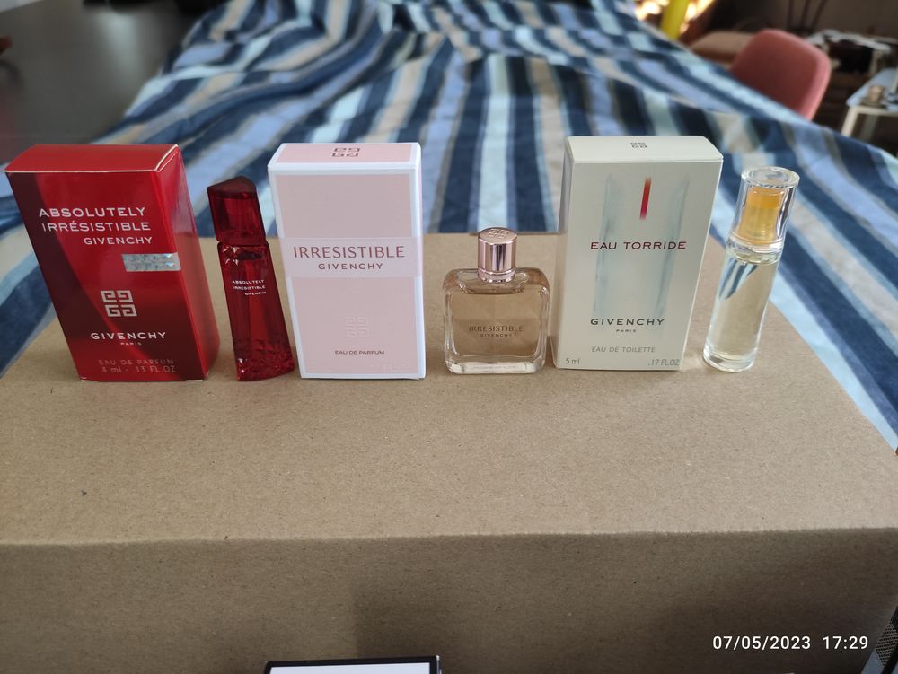 Diff�rents mod�les de miniatures de parfum 5 Betton (35)