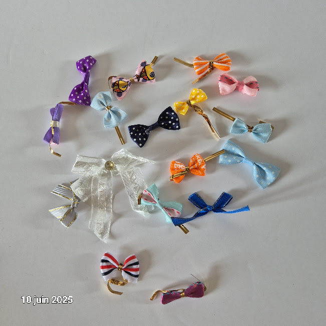 Lot de 16 n?uds diff�rents pour d�corations en tissu avec at 2 Saumur (49)