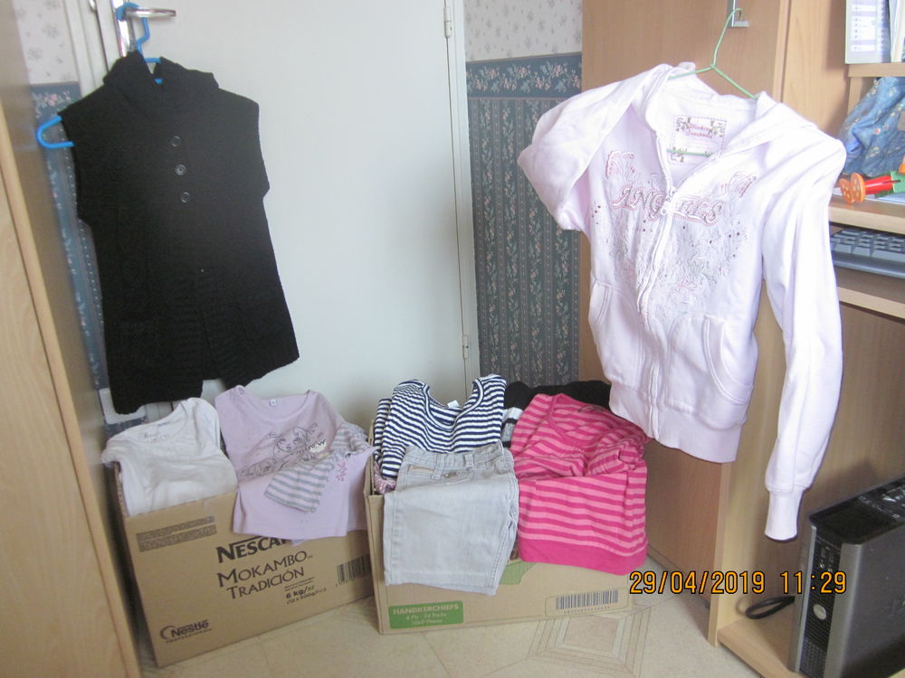 lot de diff�rents v�tements fille 12 ans 1 Soucelles (49)
