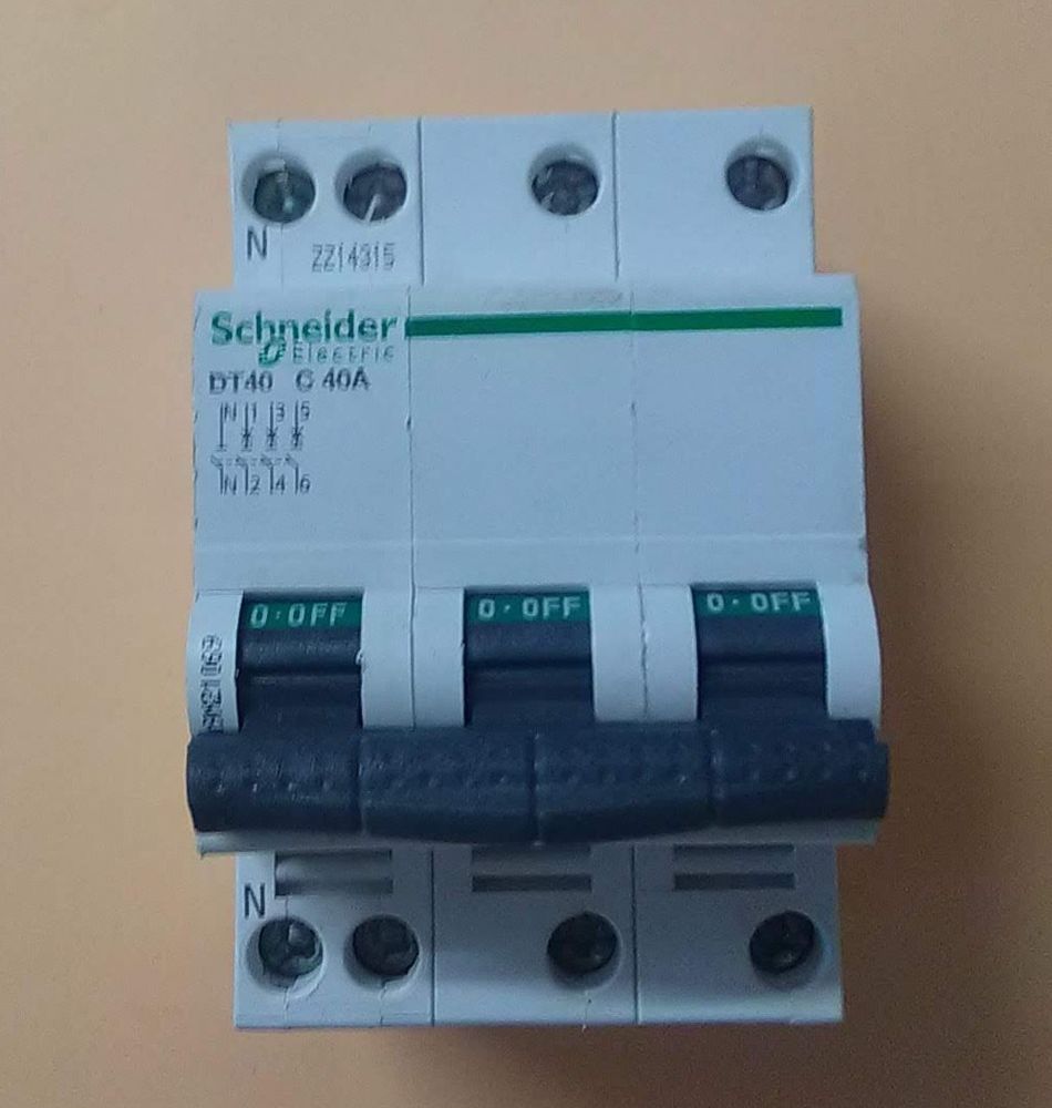 Dijoncteur SCHNEIDER 80 Courseulles-sur-Mer (14)