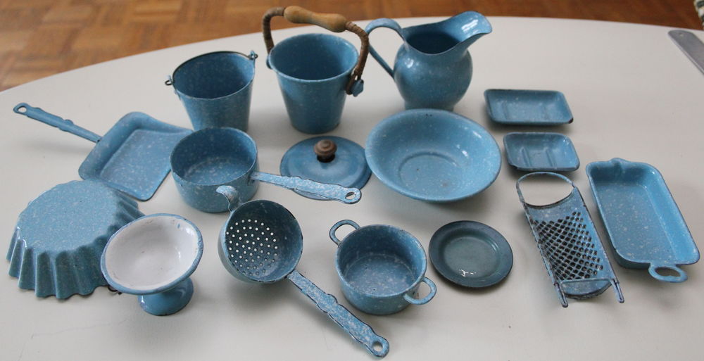 Dinette ancienne en tole �maill�e 150 Issy-les-Moulineaux (92)