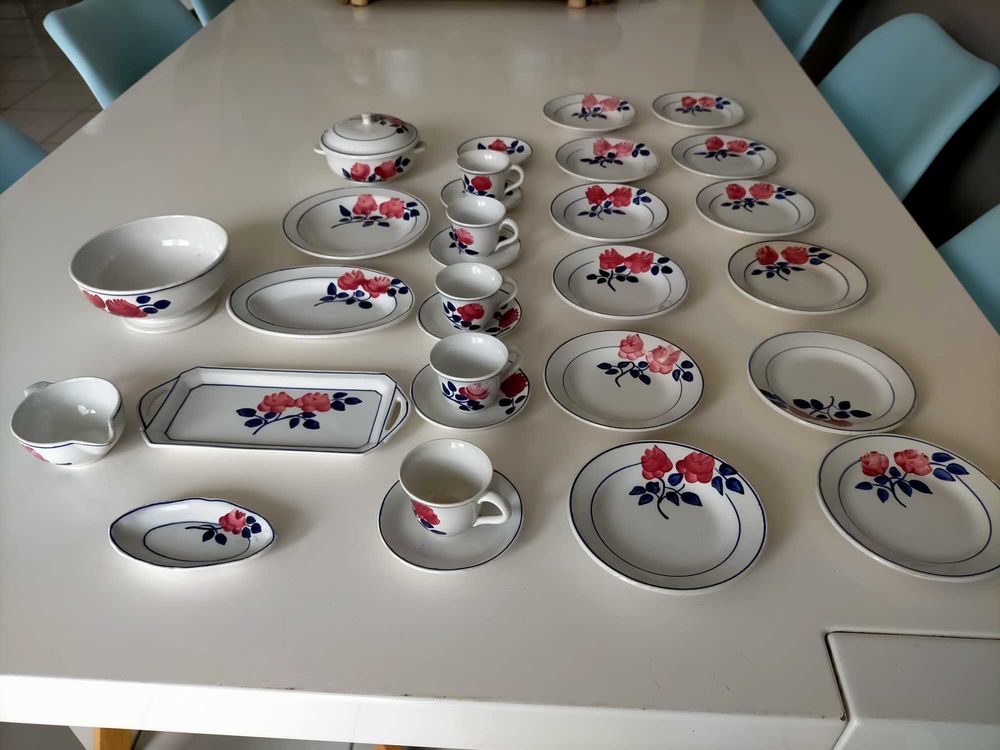 Dinette faience vintage rose rouge H BCM peinte �  la main ann�e 30 (29 pieces) 200 Les Adrets-de-l'Est�rel (83)