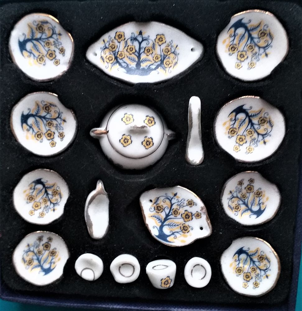 DINETTE miniature, tr�s petit service de table, 17 pi�ces motif fleuri 8 Montauban (82)