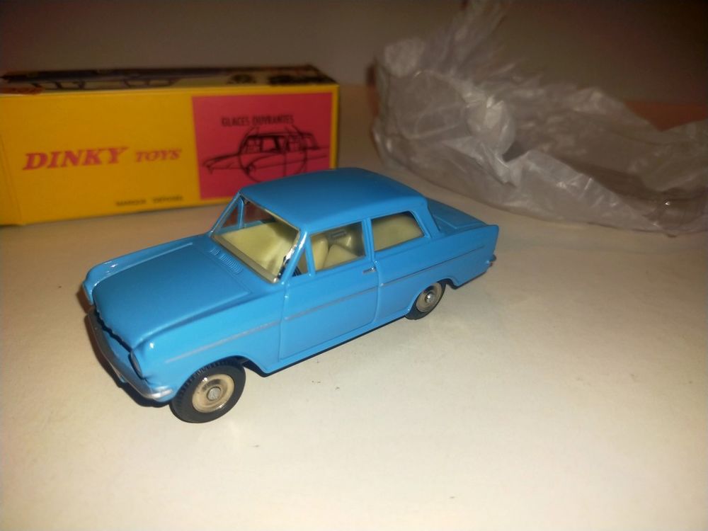 DINKY TOYS Atlas Opel Kadett 1/43e
10 Mirecourt (88)