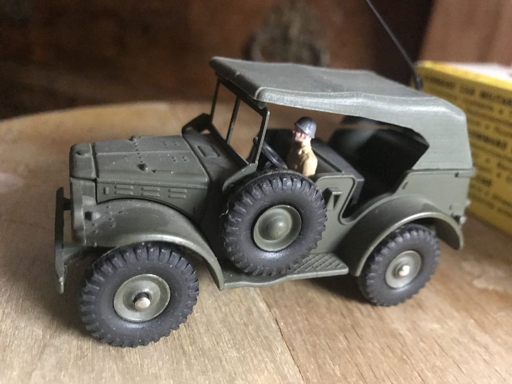 Dinky toys command car militaire 810 230 Perpignan (66)