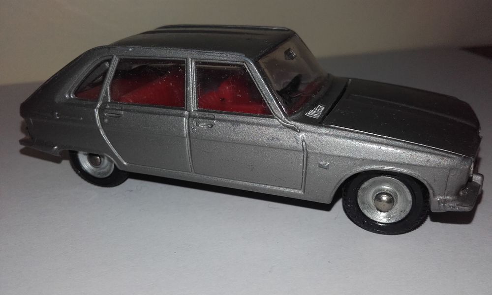 Dinky Toys Meccano - Renault R 16 30 Angers (49)