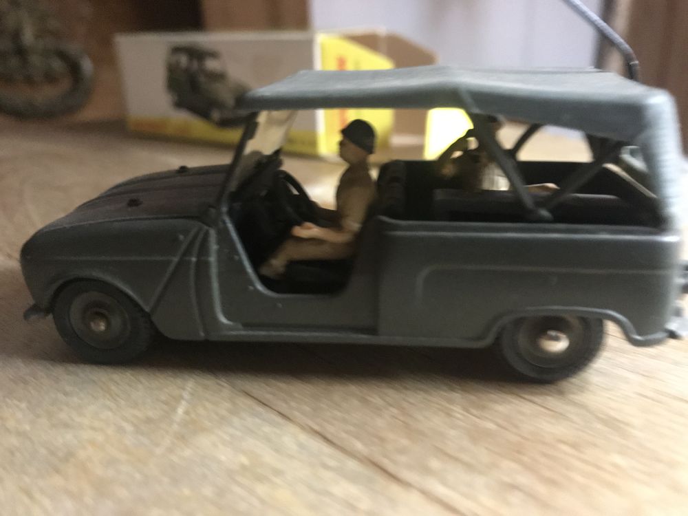 Dinky toys Sinpar 4x4 800,  collector 160 Perpignan (66)