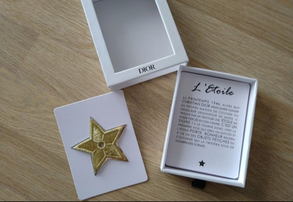 pin's dior 10 Brive-la-Gaillarde (19)