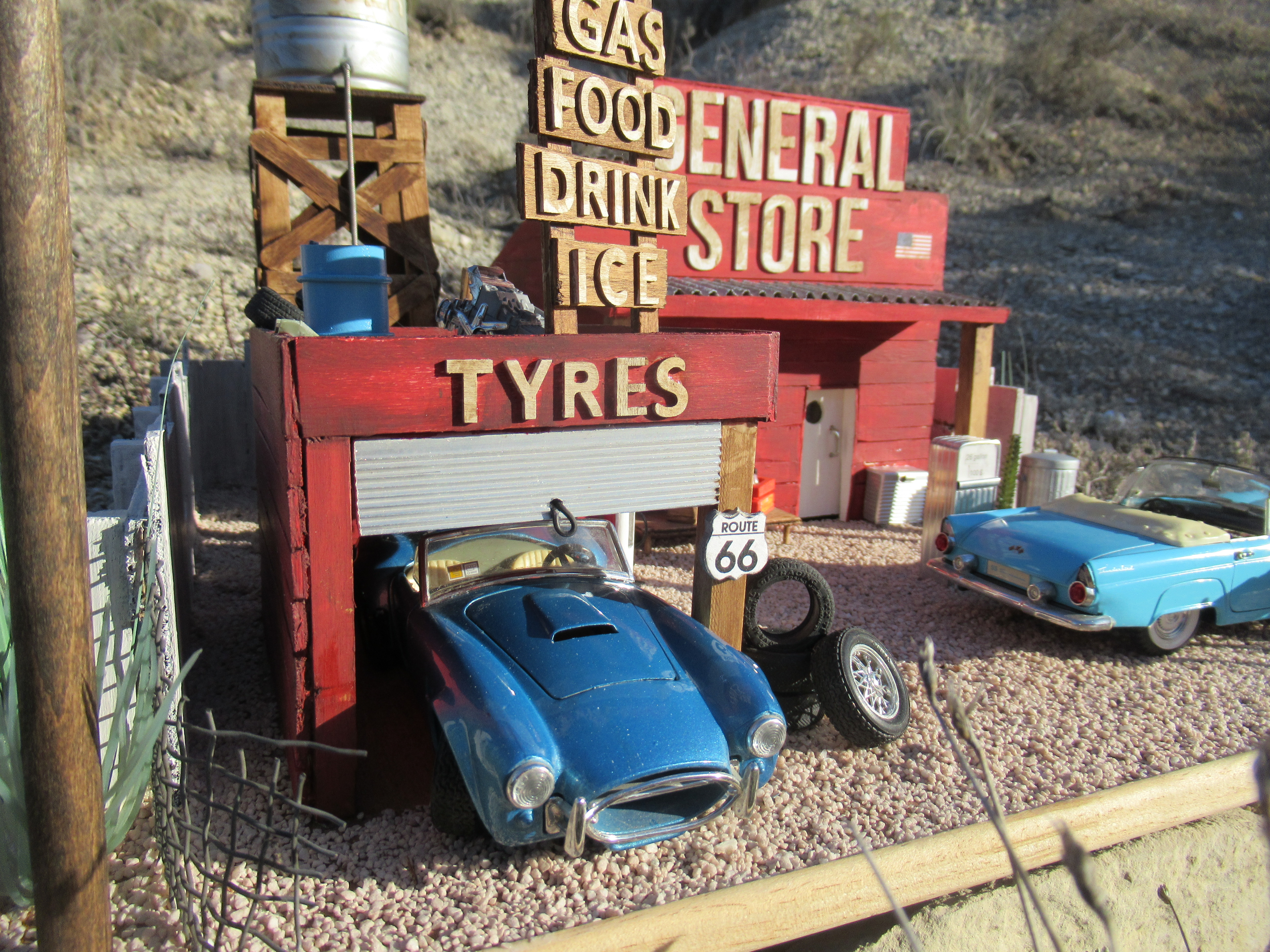 DIORAMA 1/24�me ROUTE 66 USA 190 Tavel (30)