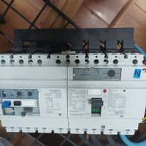 Disjoncteur 4x160A+ Bloc vigi 400 La R�union (97)