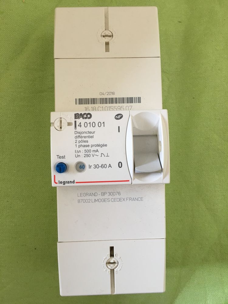 disjoncteur diff�rentiel monophas� 30-60A
50 Mandres-les-Roses (94)