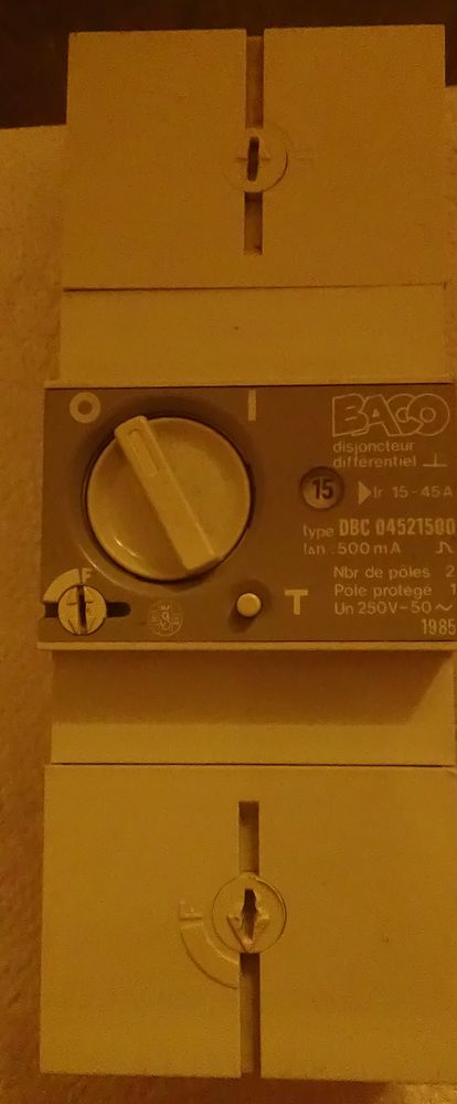 
DISJONCTEUR  DIFFERENTIEL MONOPHASE 15 Balma (31)