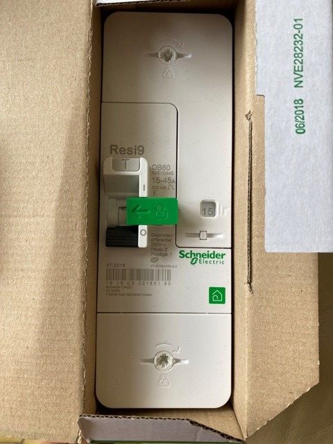 disjoncteur diff�rentiel 15/45 A s�lectif 25 Mandres-les-Roses (94)