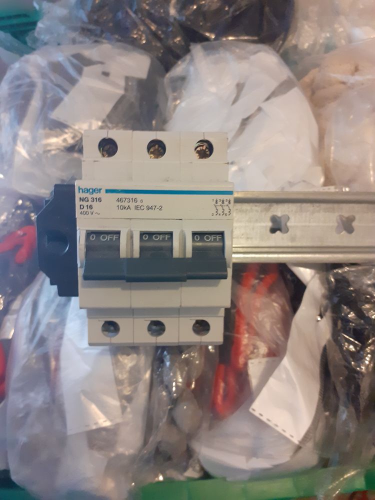 Disjoncteur HAGER NG 316 D 16 10KA sur rail 40 Lens (62)
