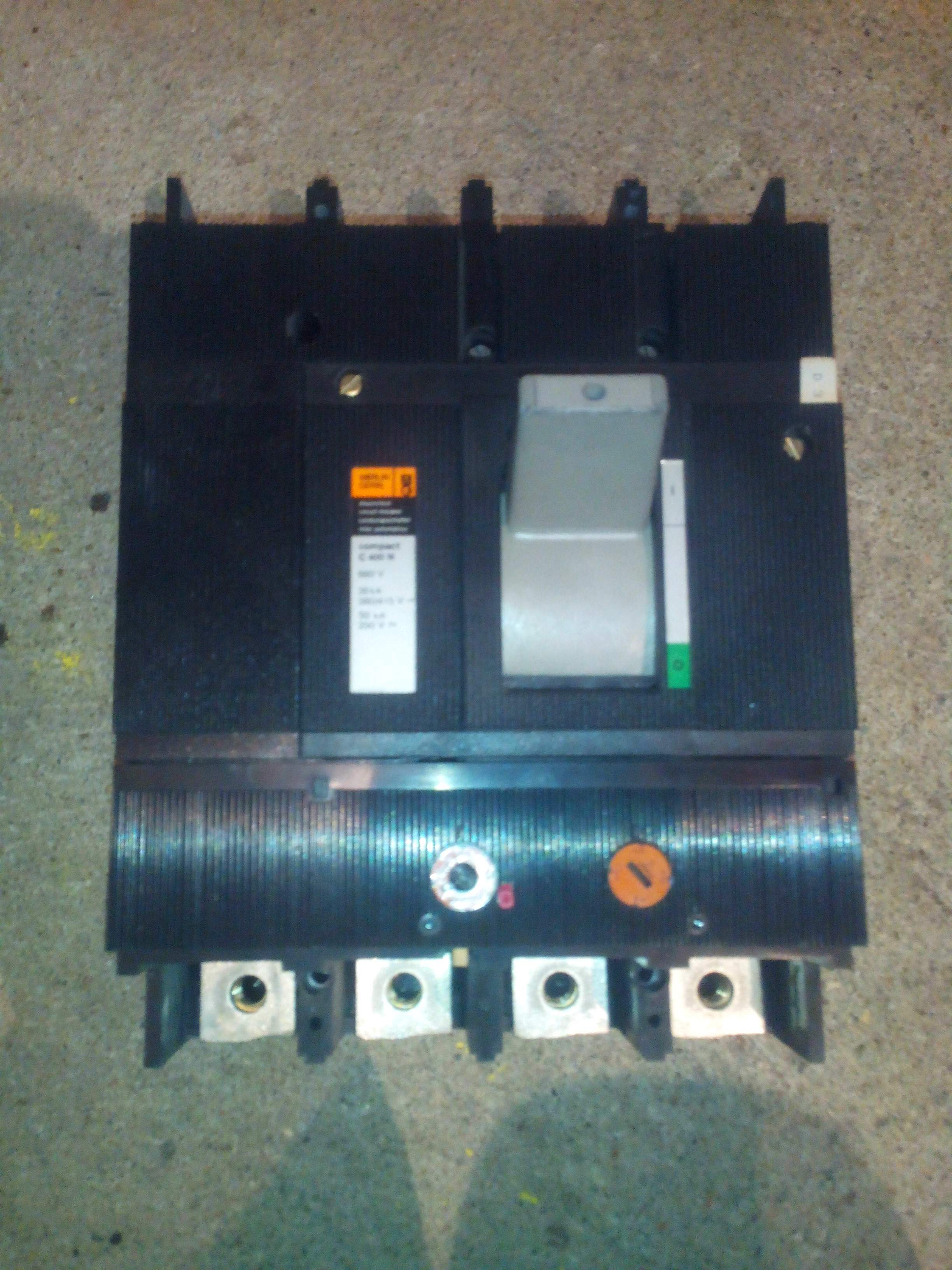 Disjoncteur merlin gerin c400n 4p + bobine mx 700 Massy (91)