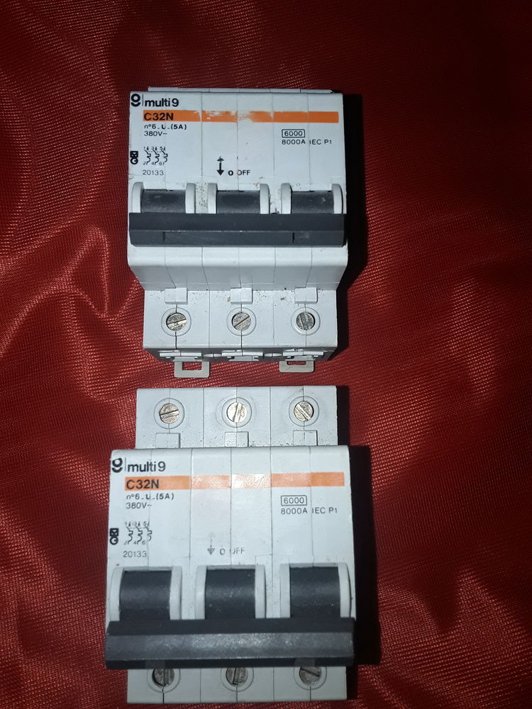 Disjoncteur TRI Multi 9 C32N, 5A, MERLIN GERIN 20133 18 Serres-Castet (64)