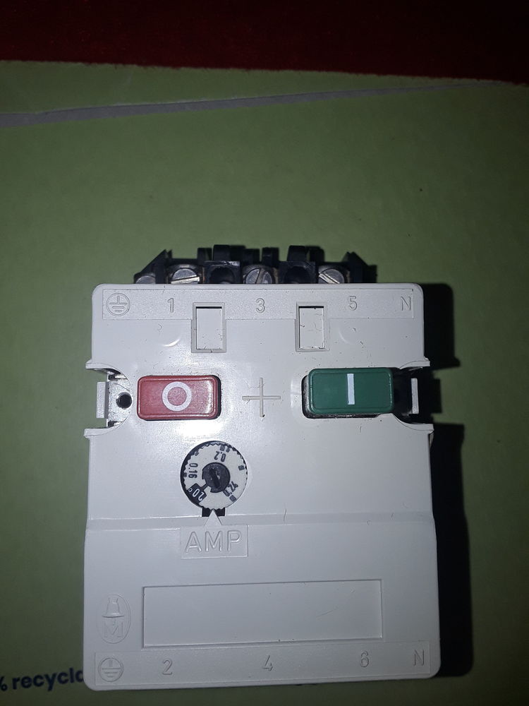 Disjoncteur de protection MOELLER PKZM0-0,24  + BOITIER 27 Serres-Castet (64)