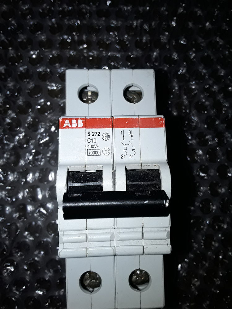 DISJONCTEUR ABB S272 C10 15 Serres-Castet (64)