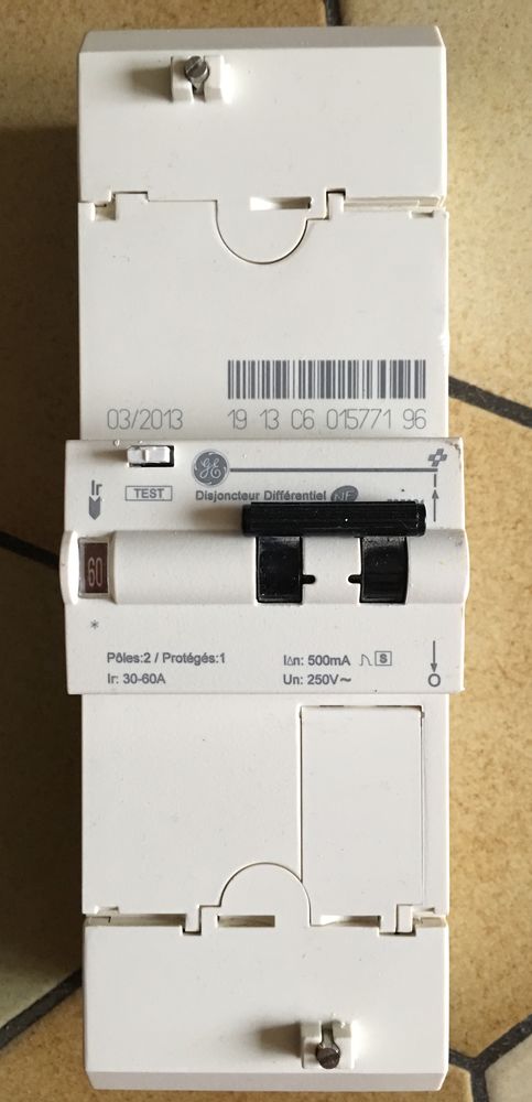 disjoncteur 50 Mandres-les-Roses (94)