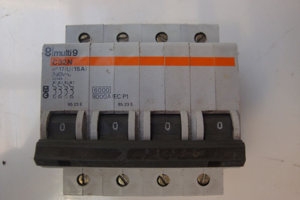 Disjoncteur 3 PH + N C32 15 A 380 V 10 Quesnoy-sur-De�le (59)