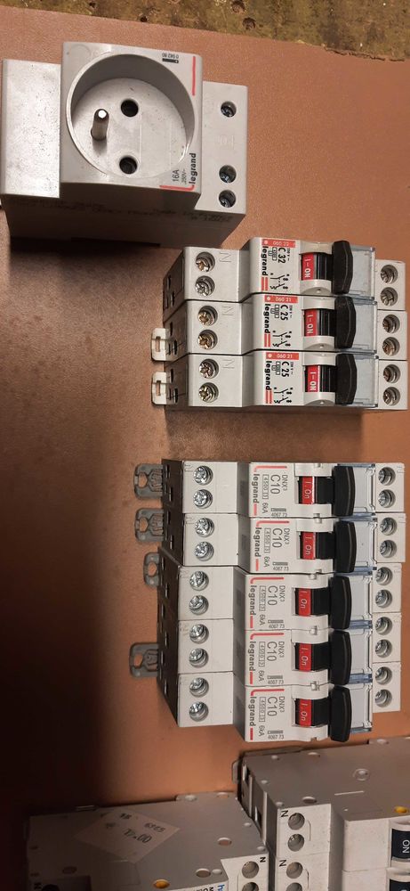 disjoncteurs et differenciel �lectrique 5 Moosch (68)