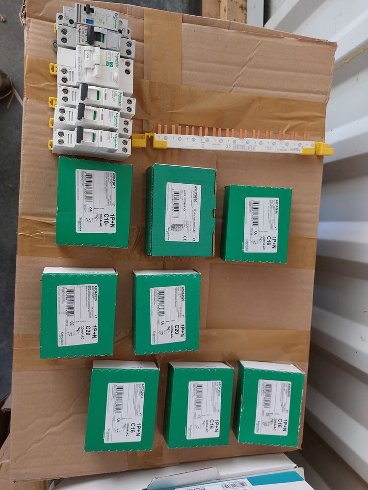 disjoncteurs diff�rentiels de 10, 16 et 20A 20 Moissy-Cramayel (77)