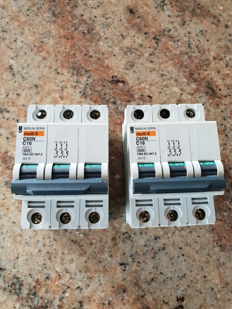 DISJONCTEURS TRIPOLAIRE 16 AMP�RES : 10 Mo�lan-sur-Mer (29)